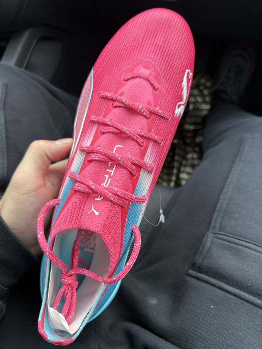 Продавам бутинки puma