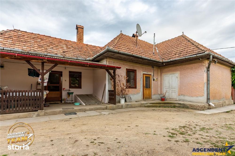 Ansamblu: Casa + atelier + sura + 1.123mp teren,  Sat Lunga, Covasna