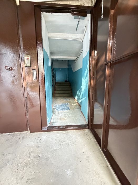 Продается комната в обежитии . Чистый подьезд.