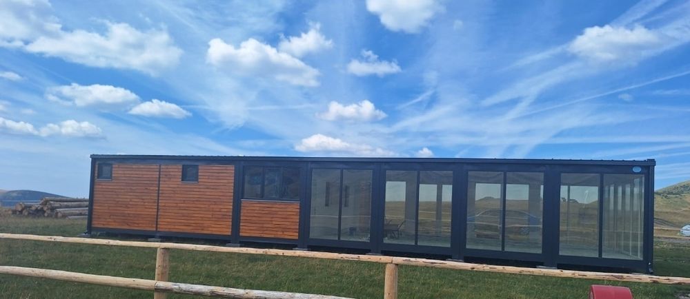 Vand container cu terasa