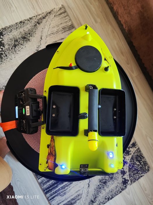 Лодка за захранка v18GB