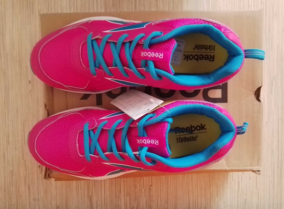 НОВИ Маратонки Reebok 39