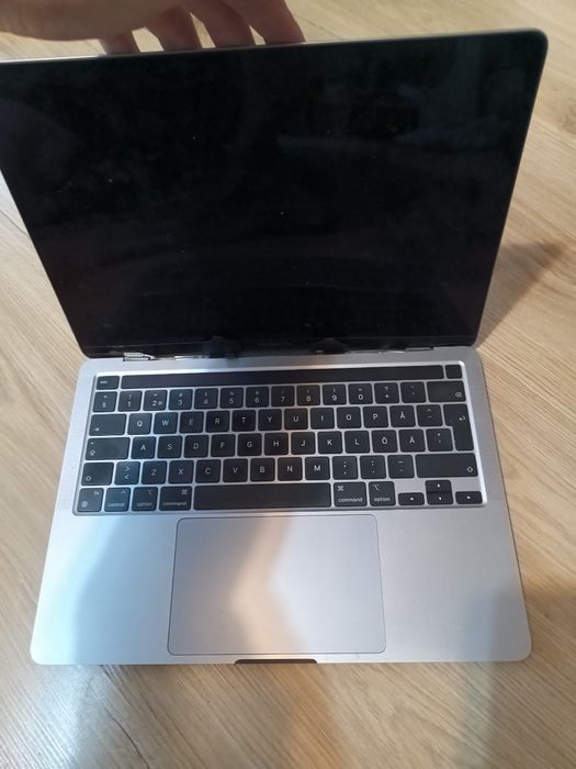 2 Macbook M1 pentru piese placa de baza