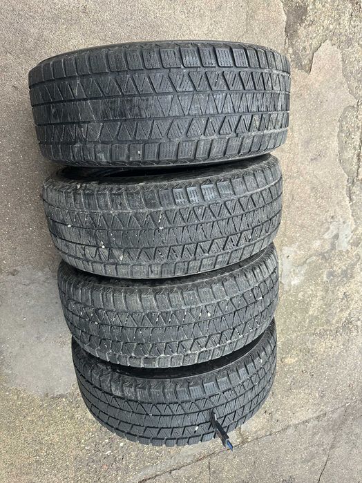 4бр. зимни гуми 265/60/18 - Bridgestone - DOT3822