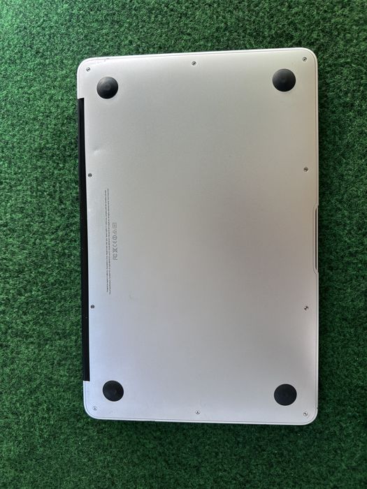 Macbook Air 11”  Mid 2013 i5