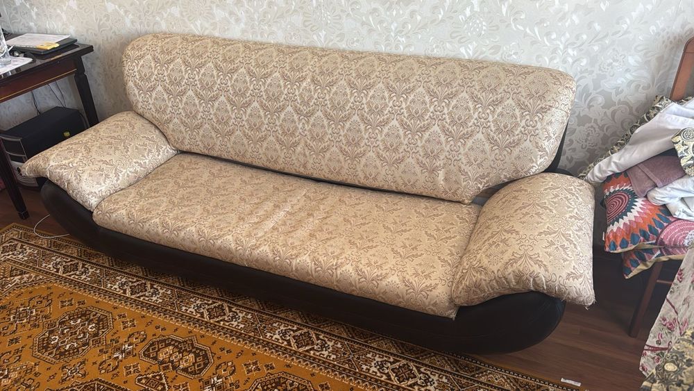 Продам диван в хорошем состоянии