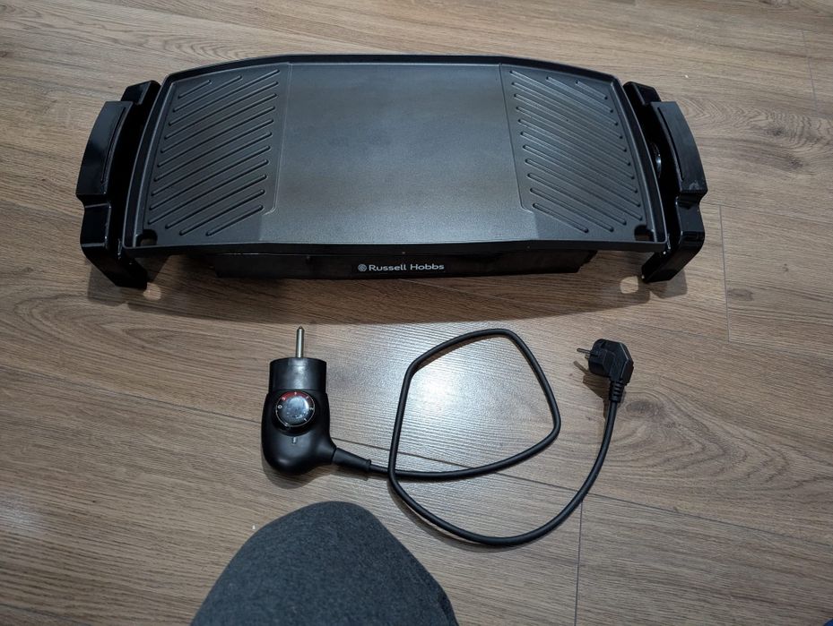 Gratar electric  Russell Hobbs cu plita MaxiCook
