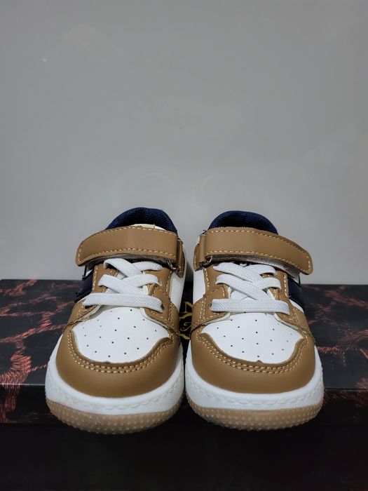 Детские кроссовки