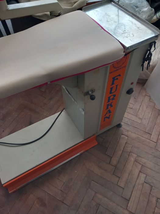 Професионална гладачна маса