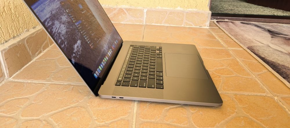 Apple Macbook PRO A2141_16"_i9_16GB DDR4_1TB SSD_AMD 5300M 4GB_ca NOU_