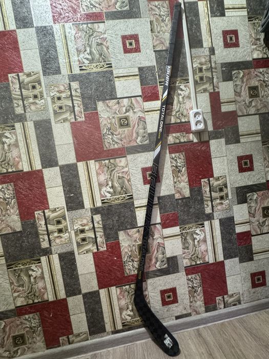 Продаю коньки, краги, и клюшку