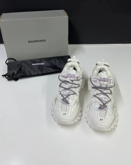 Balenciaga track