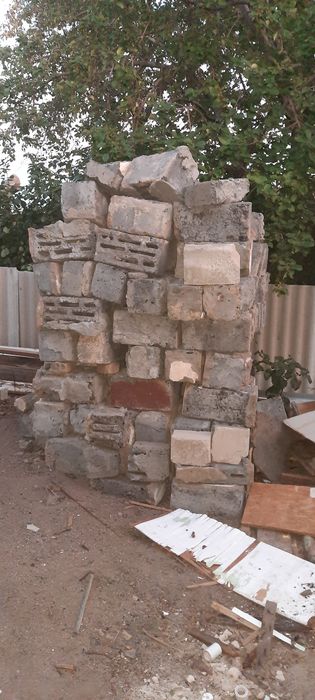 Продам кирпич и шлакоблок кирпич 50 теңге