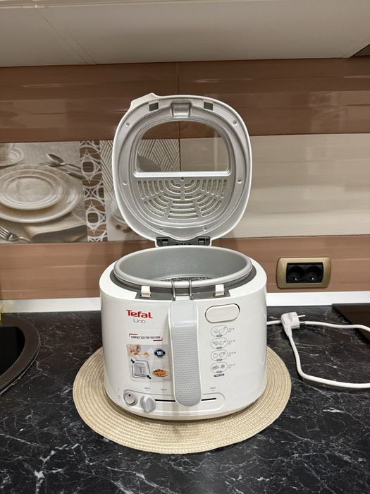 Friteuza tefal uno