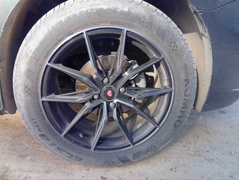 Vossen diska 215/55/R17