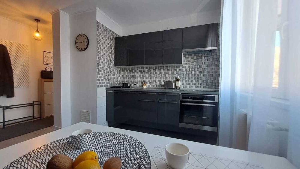 Vand apartament Ready-to-move, 2 camere, Et. 2, langa podul Decebal.