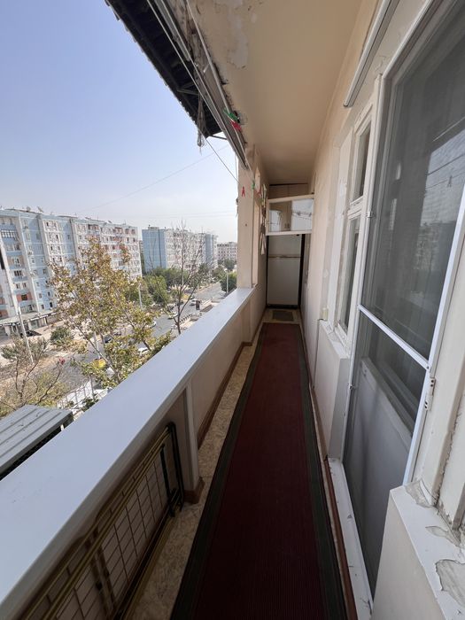 Продается 4-комнатная квартира. Чиланзарский район. Массив Гулистан.