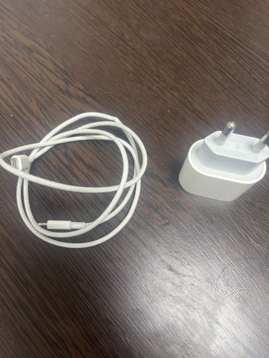 Зарядка для айфона