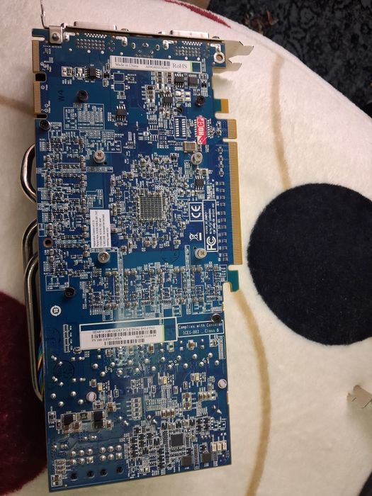 Placă video ATI radeon HD 4870 + adaptor DVI
