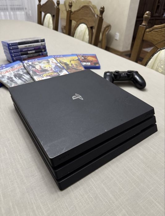 Ps4 slim întro stare foarte buna