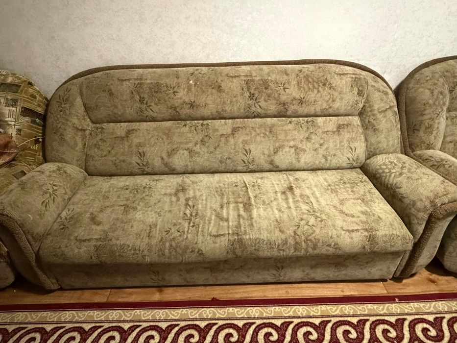 Продам диван и два кресла