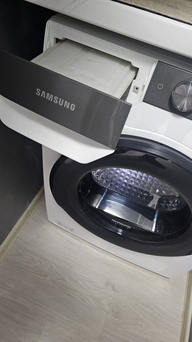 Продам сушильную машинку  Samsung б/у