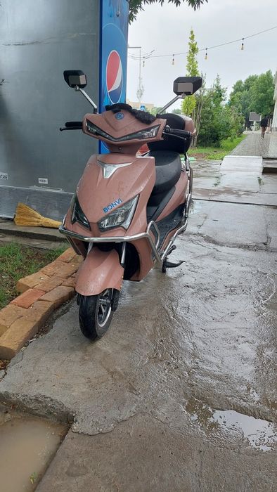 Bonvi skuter sotiladi elektr