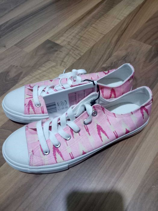 Продавам обувки           .