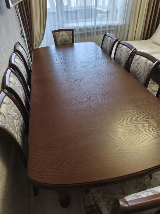 Гостиный стол со стульями