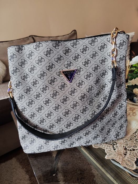 Чанта guess,нова