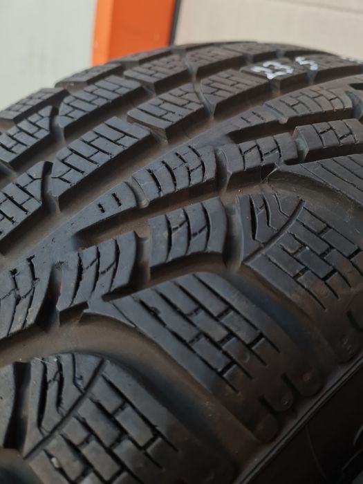 Зимни гуми 4 броя PIRELLI SottoZero 235 55 R17 дпт 2918