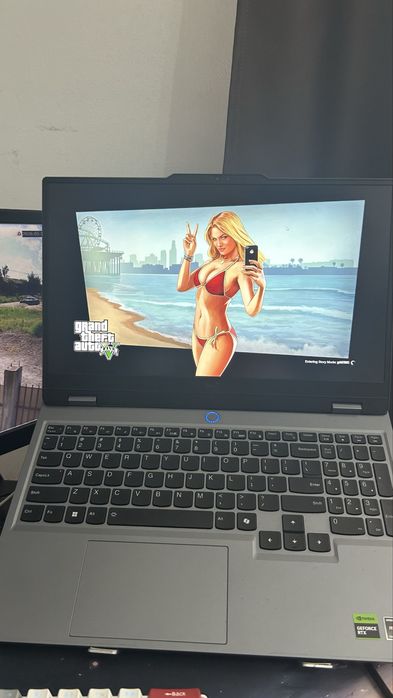 Gta V xbox one doar cd fara carcasa