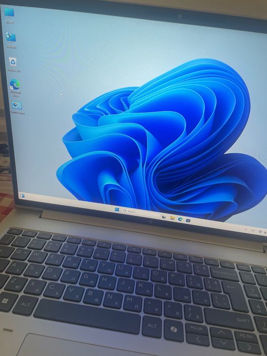 Лаптоп hp elite book нов на два медеца laptops