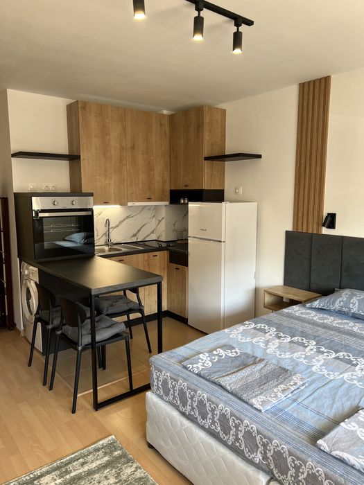 Студио или апартамент под наем / целогодишно