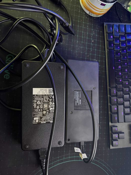 Vând Docking station Dell wd19dcs, USB-C, Gigabit Ethernet