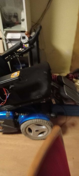 scaun cu rotile electric