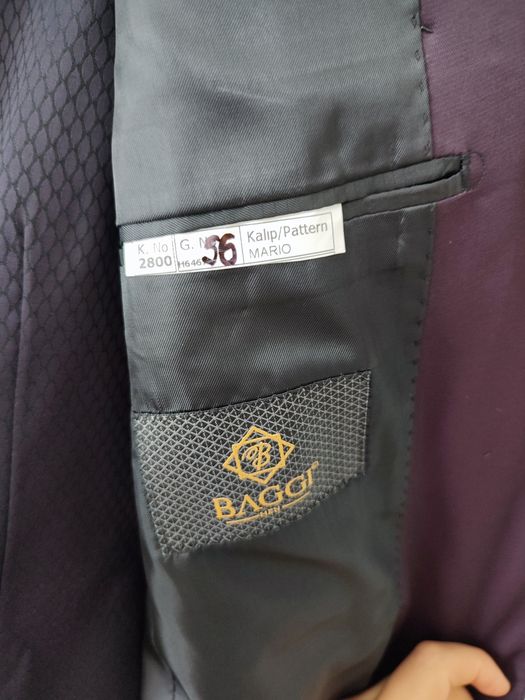 Vând costum bărbați BAGGI