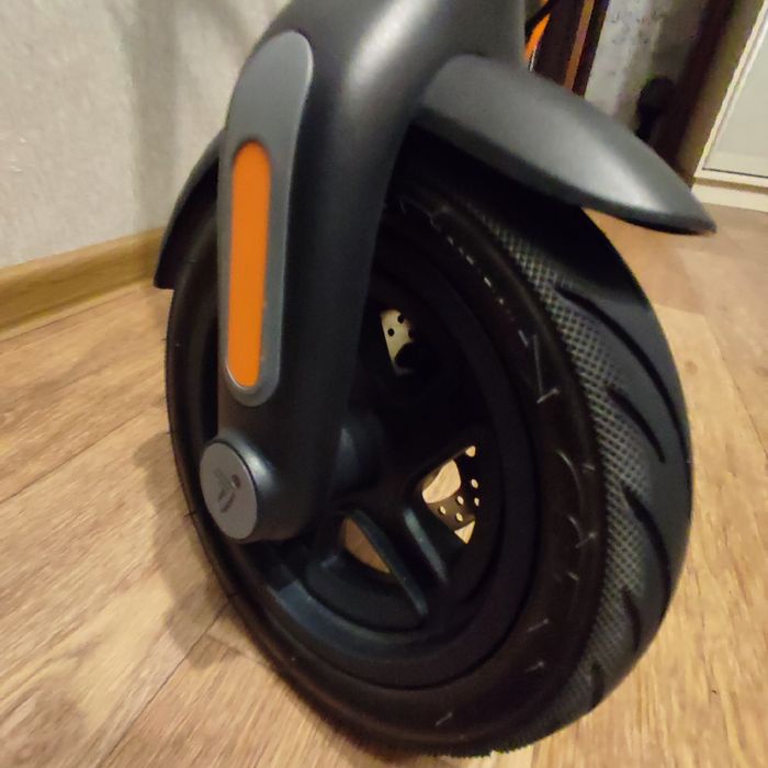 Электросамокат Ninebot Kickscooter F2 Plus