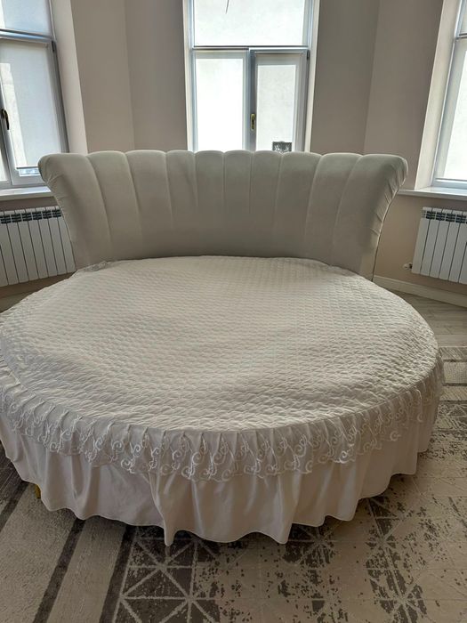 Кровать с матрасом