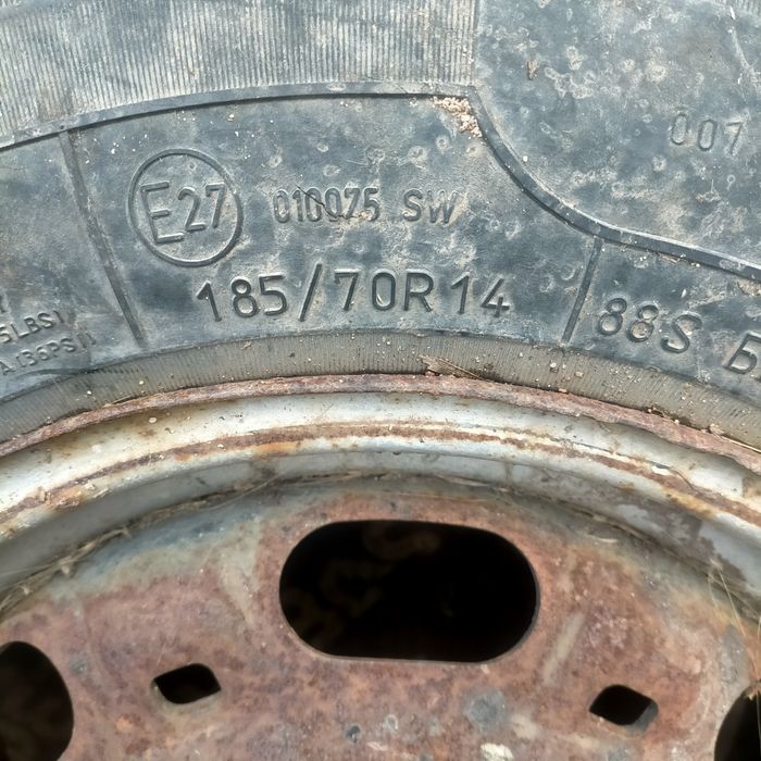 Продам шины с дисками 185/70/14