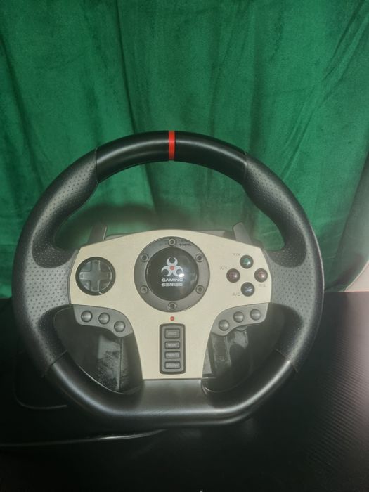 Vând  volan de gaming