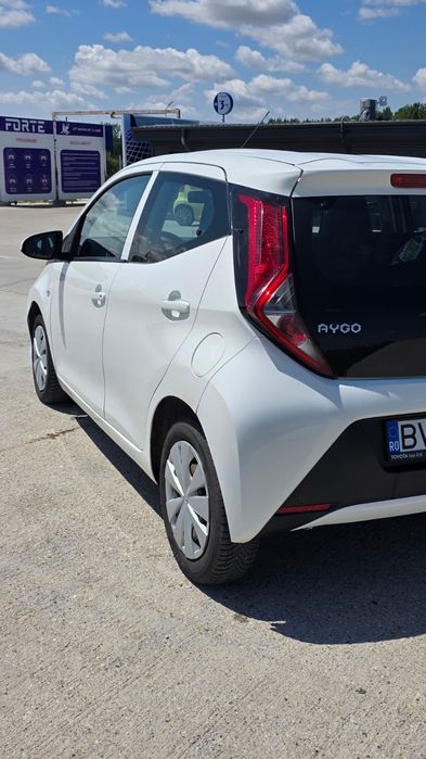 Vând toyota aygo