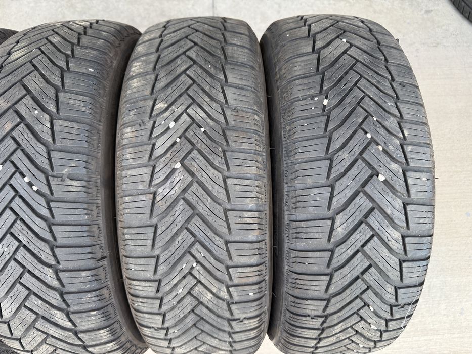 4бр. ОТЛИЧНИ Зимни Гуми 195/65R/15 -MICHELIN- DOT:0520- 6.2мм.+6.0мм.