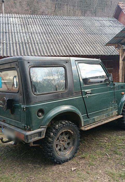 Vând Suzuki samurai