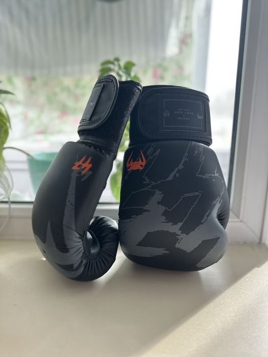 Боксерские перчатки
