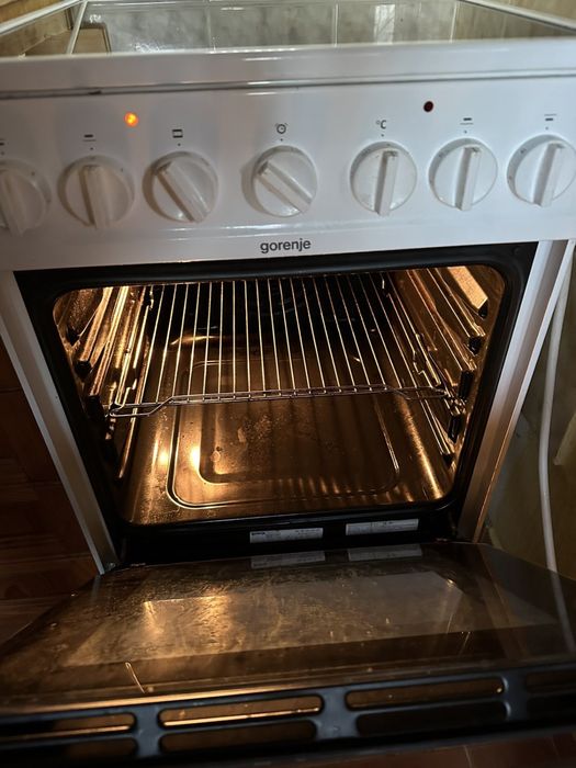 Готварска печка Gorenje с керамични котлони