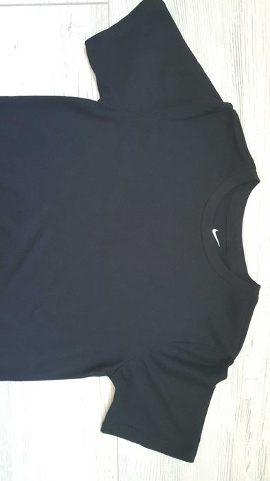 Черна детска унисекс тениска Nike за ръст 147-163 см или 11 - 13 год.