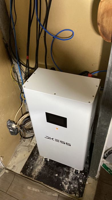 Vând baterie de 16 kw aproape nouă am folosit-o 3 luni vreau să o schimb cu ceva mai mare