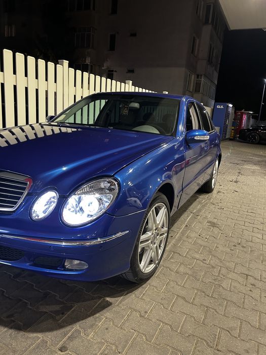 Vand sau schimb mercedes e220