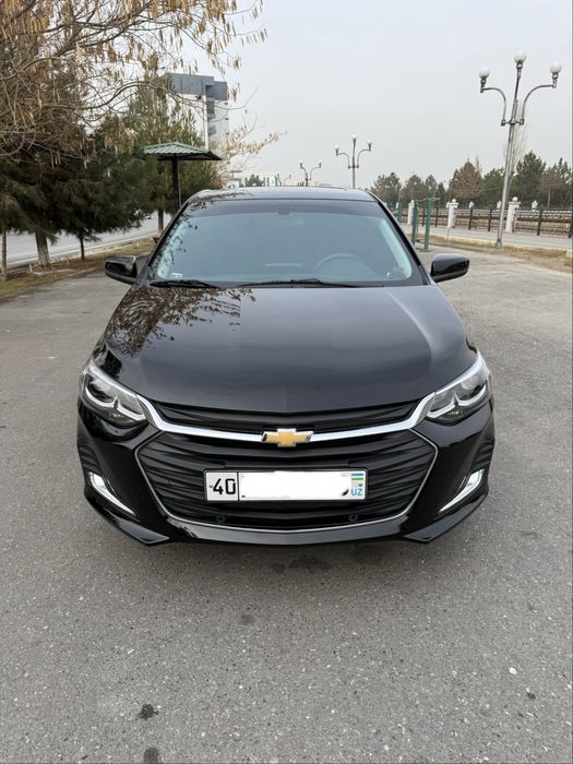 Onix Premier 2 turbo AT plus